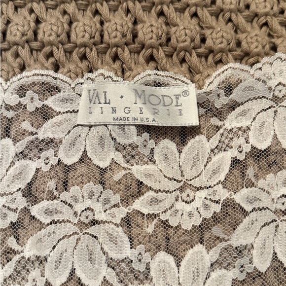 Vtg Val Mode 2 Pc Peignoir Set White Asymmetrical Lace+Luxuriously Sheer Robe - Picture 13 of 16